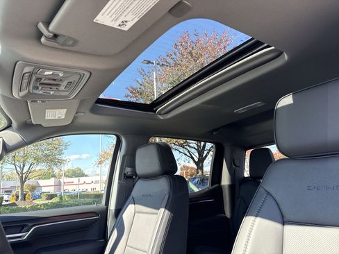 New 2026 GMC Sierra 1500 Denali w/ Technology Package image 18