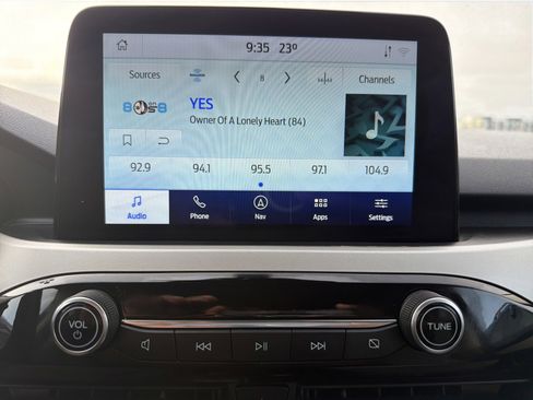 Used 2021 Ford Escape SE image 21