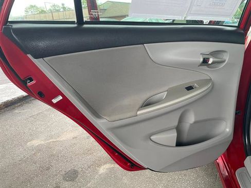 Used 2013 Toyota Corolla LE FWD image 10