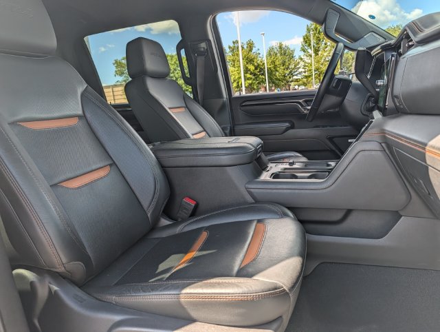 Used 2024 GMC Sierra 2500 AT4 w/ AT4 Premium Plus Package AWD/4WD image 14