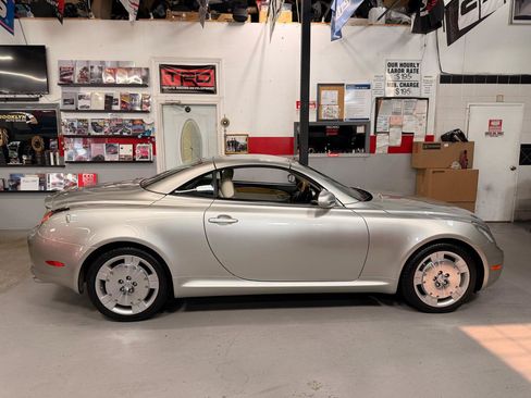 Used 2004 Lexus SC 430 Convertible RWD image 27