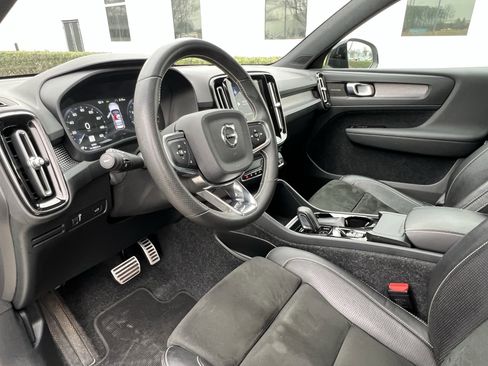 Used 2021 Volvo XC40 T5 R-Design w/ Advanced Package image 17