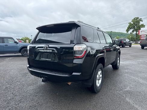 Used 2022 Toyota 4Runner SR5 AWD/4WD image 4