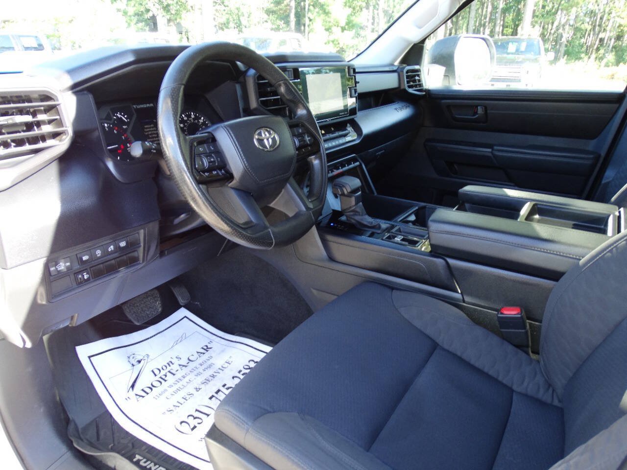 Used 2022 Toyota Tundra 4x4 CrewMax SR image 10