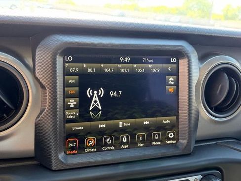 Used 2023 Jeep Wrangler Unlimited w/ Cold Weather Group image 21