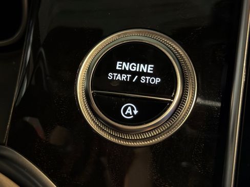 Used 2025 Mercedes-Benz GLC 300 image 21