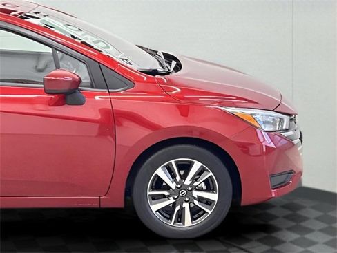 Used 2025 Nissan Versa SV image 8