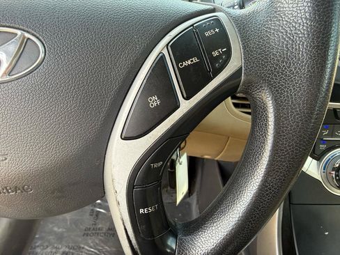 Used 2012 Hyundai Elantra GLS w/ Preferred Pkg 3 FWD image 17