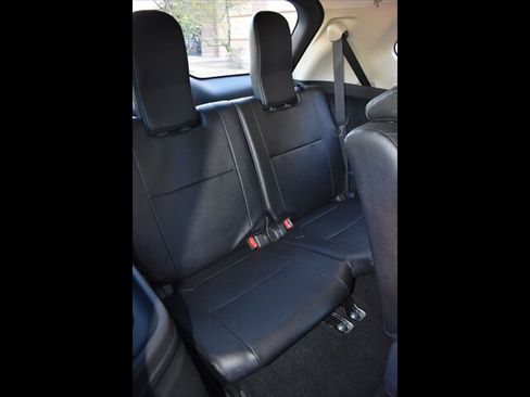 Used 2017 Mitsubishi Outlander SEL image 29