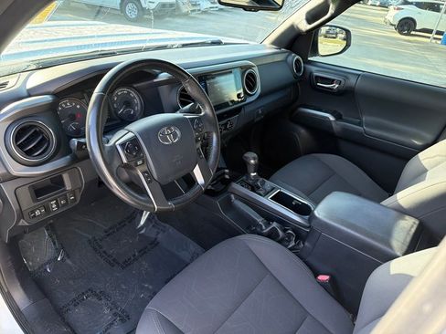 Used 2018 Toyota Tacoma TRD Sport w/ Technology Package image 14