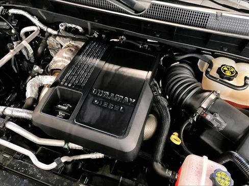 Used 2020 Chevrolet Silverado 1500 High Country w/ Technology Package image 36