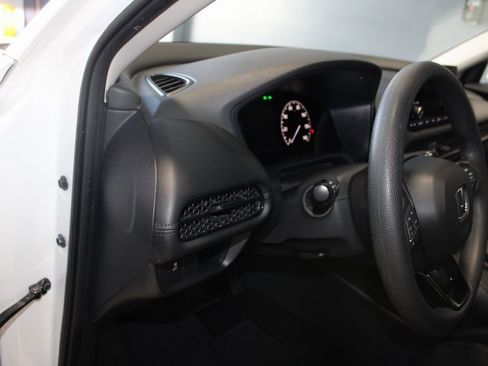 Used 2023 Honda HR-V LX image 11