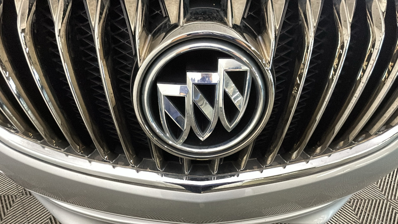 Used 2017 Buick Envision Essence AWD/4WD image 9