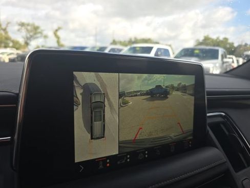 Used 2022 GMC Yukon XL AT4 w/ Technology Package AWD/4WD image 16