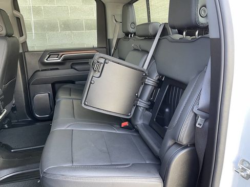 Used 2024 GMC Sierra 3500 Denali w/ Technology Package image 17