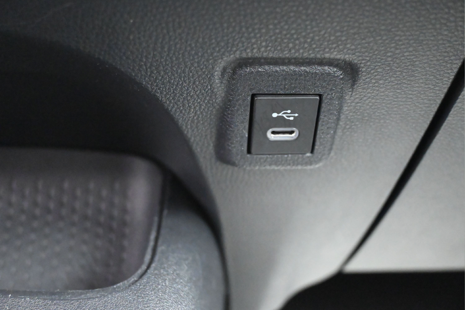 Used 2024 Toyota Corolla LE FWD image 9