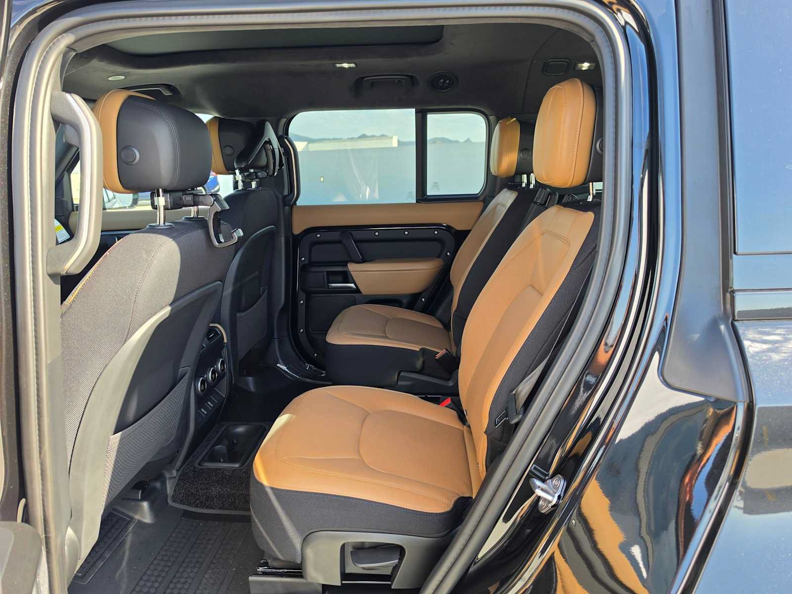 New 2026 Land Rover Defender 130 V8 AWD/4WD image 18
