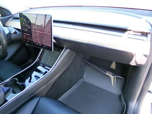 Used 2021 Tesla Model Y Long Range AWD/4WD image 16