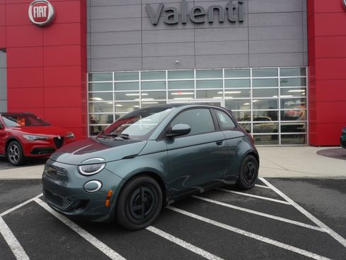 New 2025 FIAT 500 e image 1