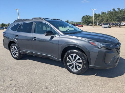 Used 2023 Subaru Outback Premium AWD/4WD image 2