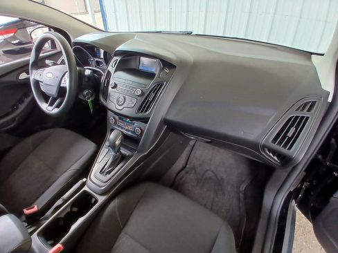 Used 2018 Ford Focus SE FWD image 17