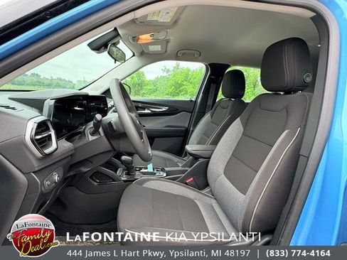 Used 2025 Chevrolet TrailBlazer LS FWD image 9