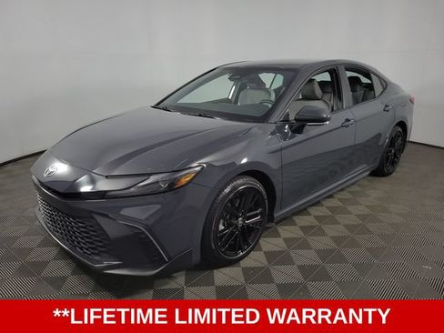 Used 2026 Toyota Camry SE FWD image 3