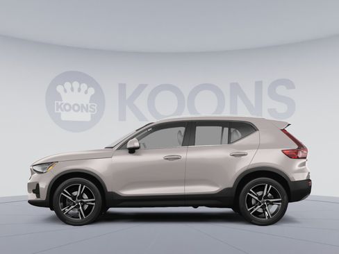 Used 2024 Volvo XC40 B5 Plus w/ Climate Package AWD/4WD image 2