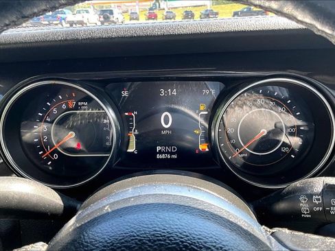 Used 2021 Jeep Wrangler Unlimited Sahara AWD/4WD image 19