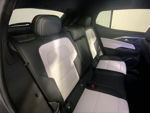 Used 2025 Chevrolet Equinox EV LT FWD image 23