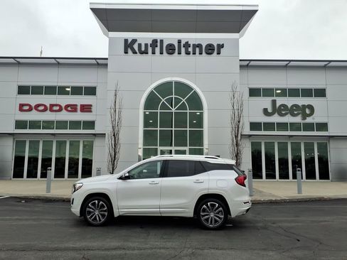 Used 2020 GMC Terrain Denali w/ Denali Premium Package AWD/4WD image 1