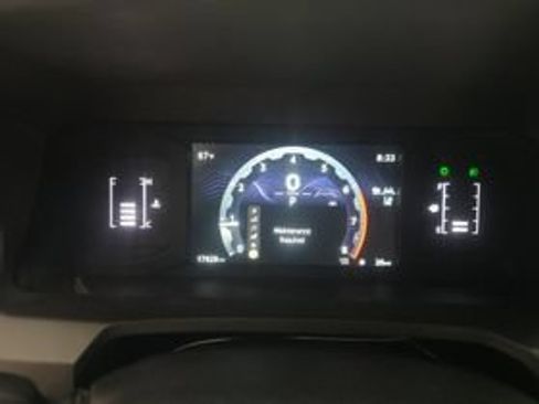 Certified 2025 Toyota Tacoma SR5 AWD/4WD image 12