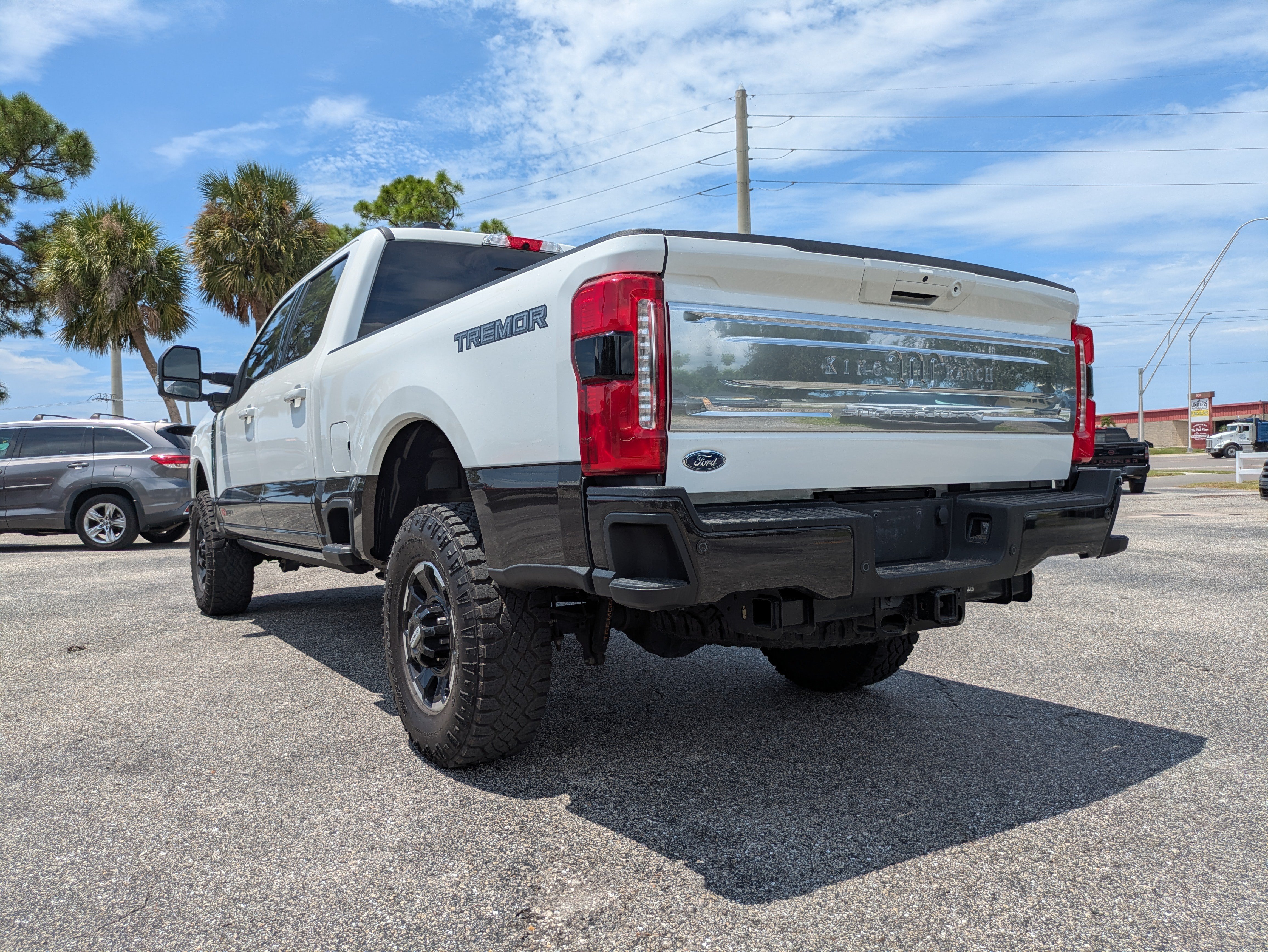 Used 2025 Ford F250 King Ranch w/ Tremor Off-Road Package AWD/4WD image 6