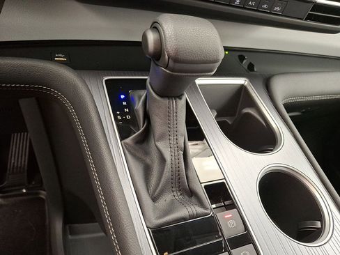 Used 2025 Toyota Sienna LE image 12