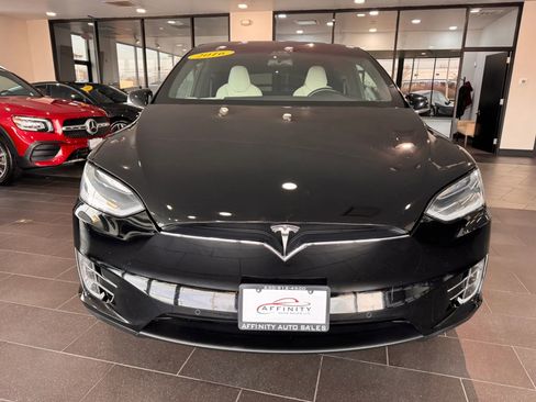 Used 2016 Tesla Model X 75D image 8