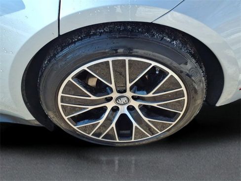 Used 2022 Porsche Taycan image 7