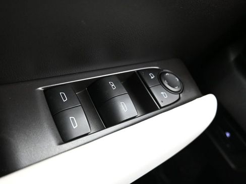 Used 2024 GMC Canyon AT4X image 25