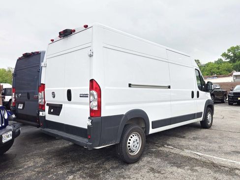Used 2026 RAM ProMaster 2500 w/ Convenience Group FWD image 3