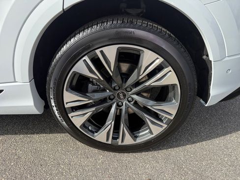 New 2026 Audi Q8 Premium Plus image 22