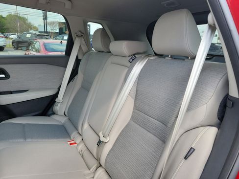 Used 2023 Nissan Rogue SV image 9