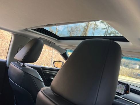 Used 2019 Lexus ES 350 w/ Premium Package image 31