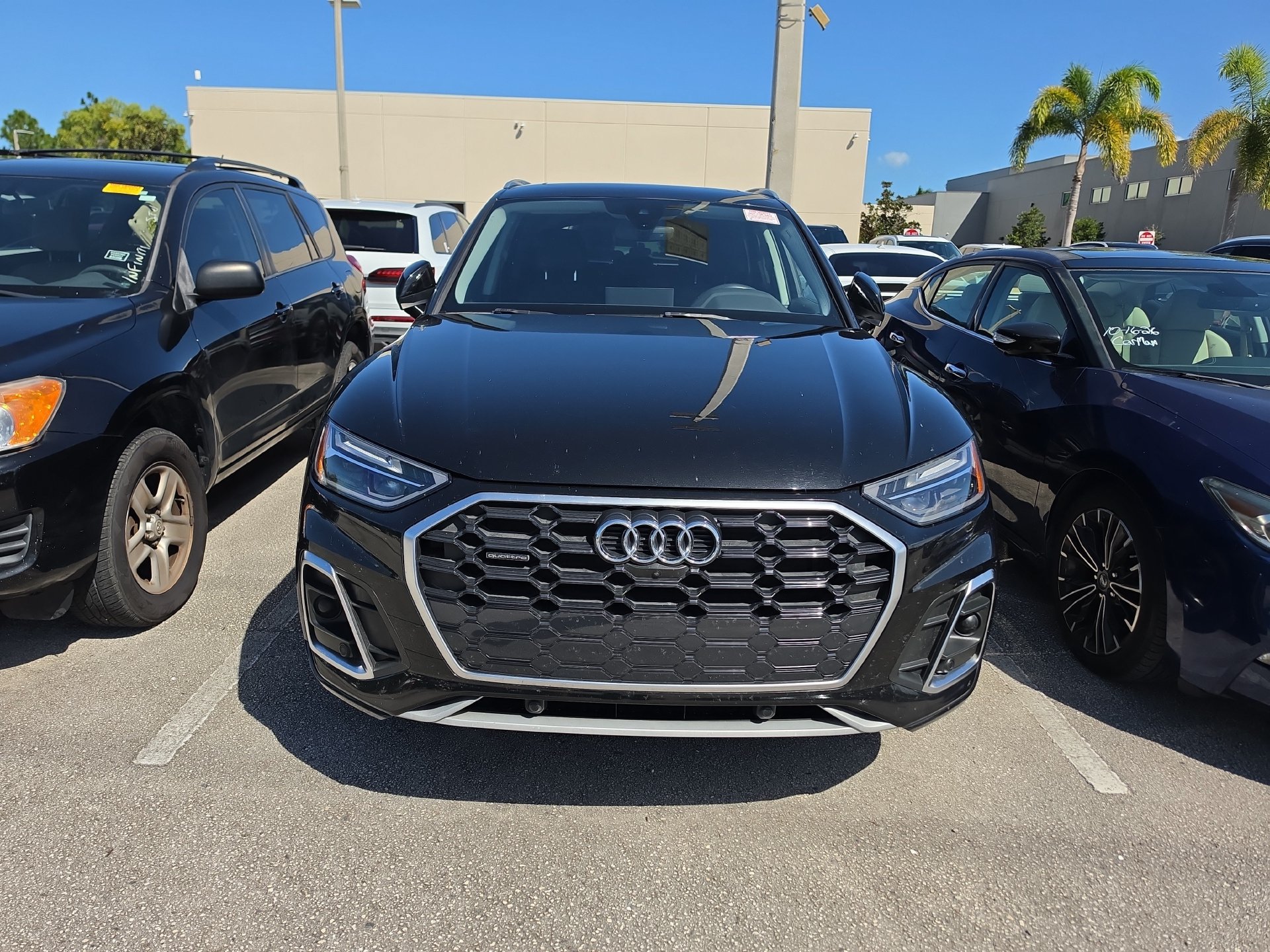 Used 2023 Audi Q5 2.0T Premium Plus w/ Premium Plus Package AWD/4WD image 2