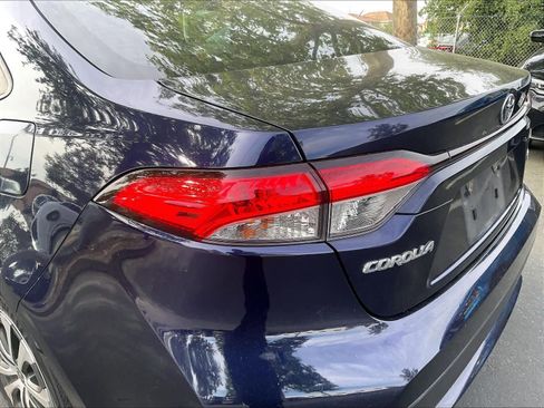 Used 2022 Toyota Corolla LE image 29