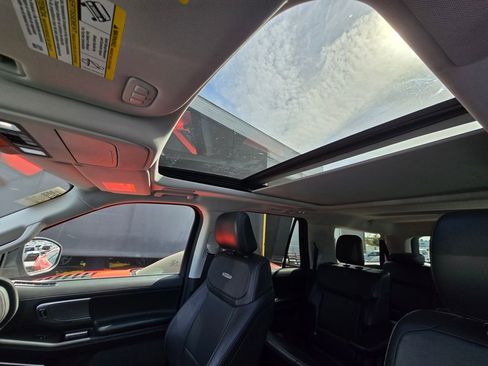 Used 2025 Ford Expedition Max Platinum w/ Driver's Package image 8