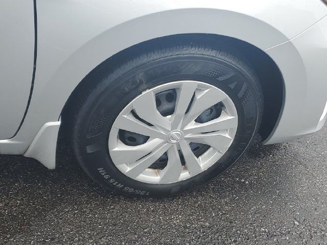 Certified 2025 Nissan Versa S w/ Trunk Package FWD image 6