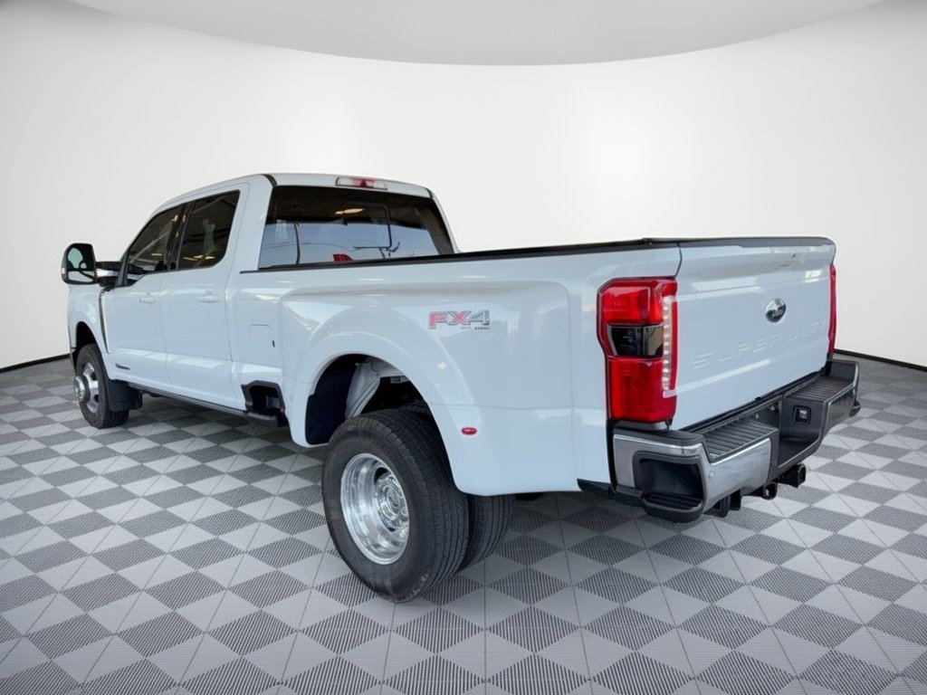 Used 2023 Ford F350 Lariat w/ Lariat Ultimate Package AWD/4WD image 3