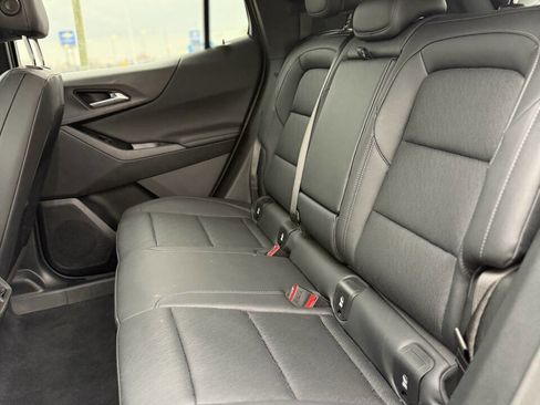Used 2025 Chevrolet Equinox LT w/ Convenience Package II image 11