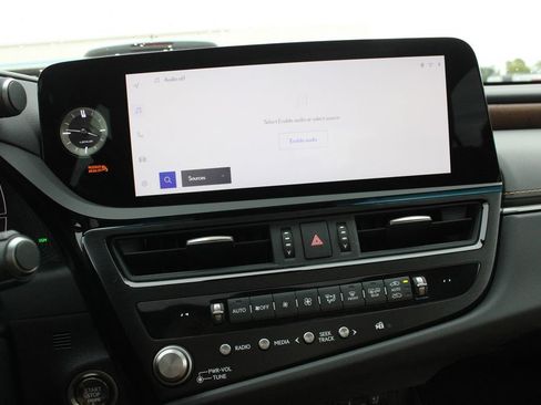 Used 2025 Lexus ES 350 w/ Technology Package FWD image 16