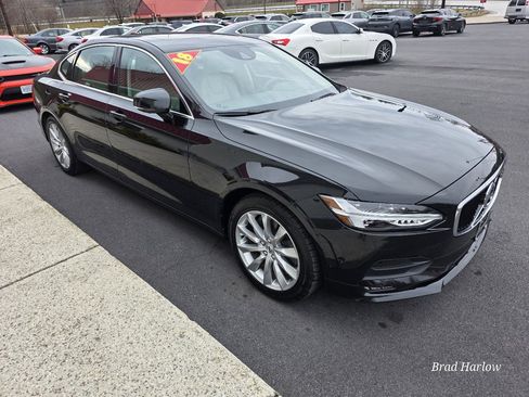 Used 2018 Volvo S90 T6 Momentum w/ Convenience Package image 3