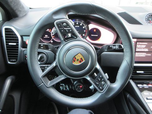 Used 2021 Porsche Cayenne GTS AWD/4WD image 41